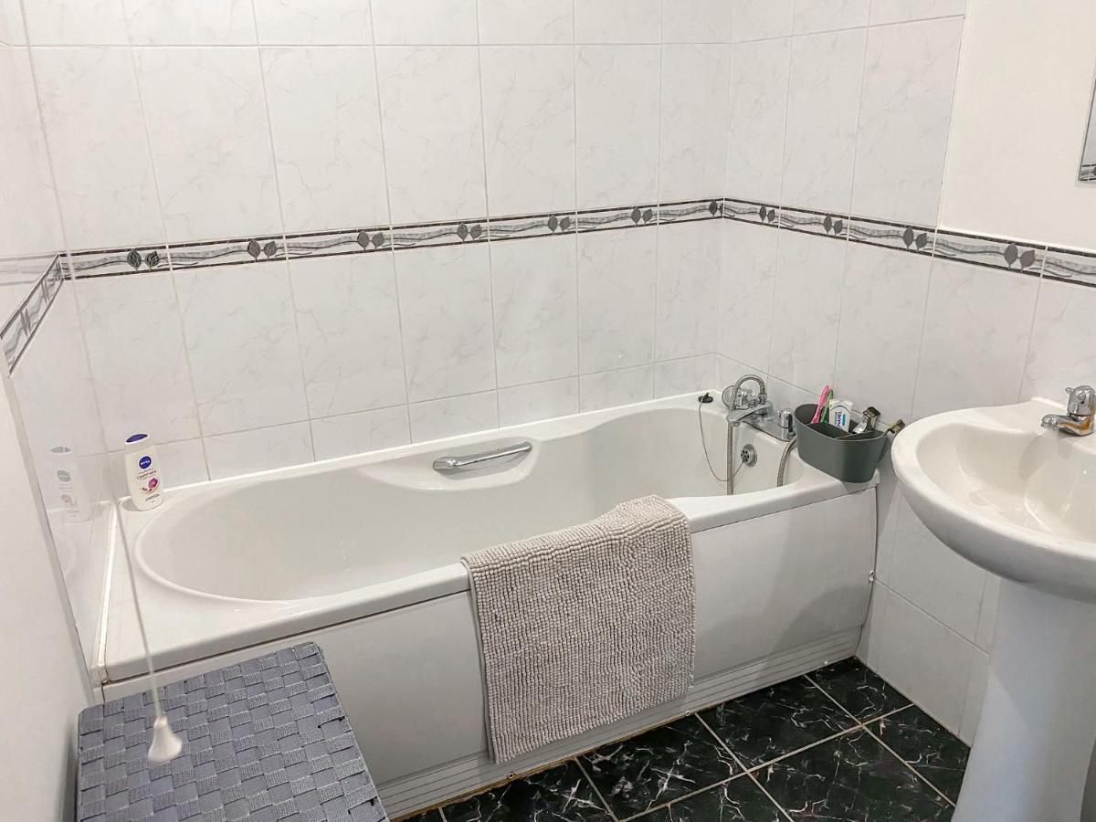 4C Gaia Lane Apartment ลิชฟิลด์ ภายนอก รูปภาพ